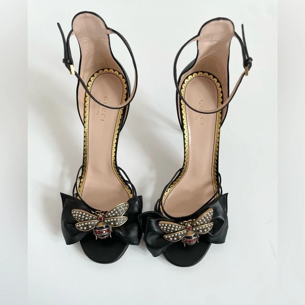 Gucci Black Nappa Leather Charlotte Queen Margaret bee embellished heels EU 38.5 - Picture 3 of 10